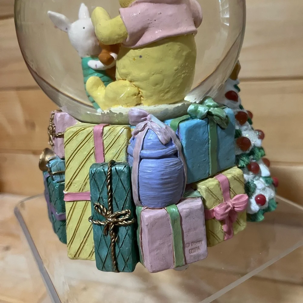 Vintage Disney Winnie the Pooh / Piglet Christmas Snowglobe - Picture 5 of 11